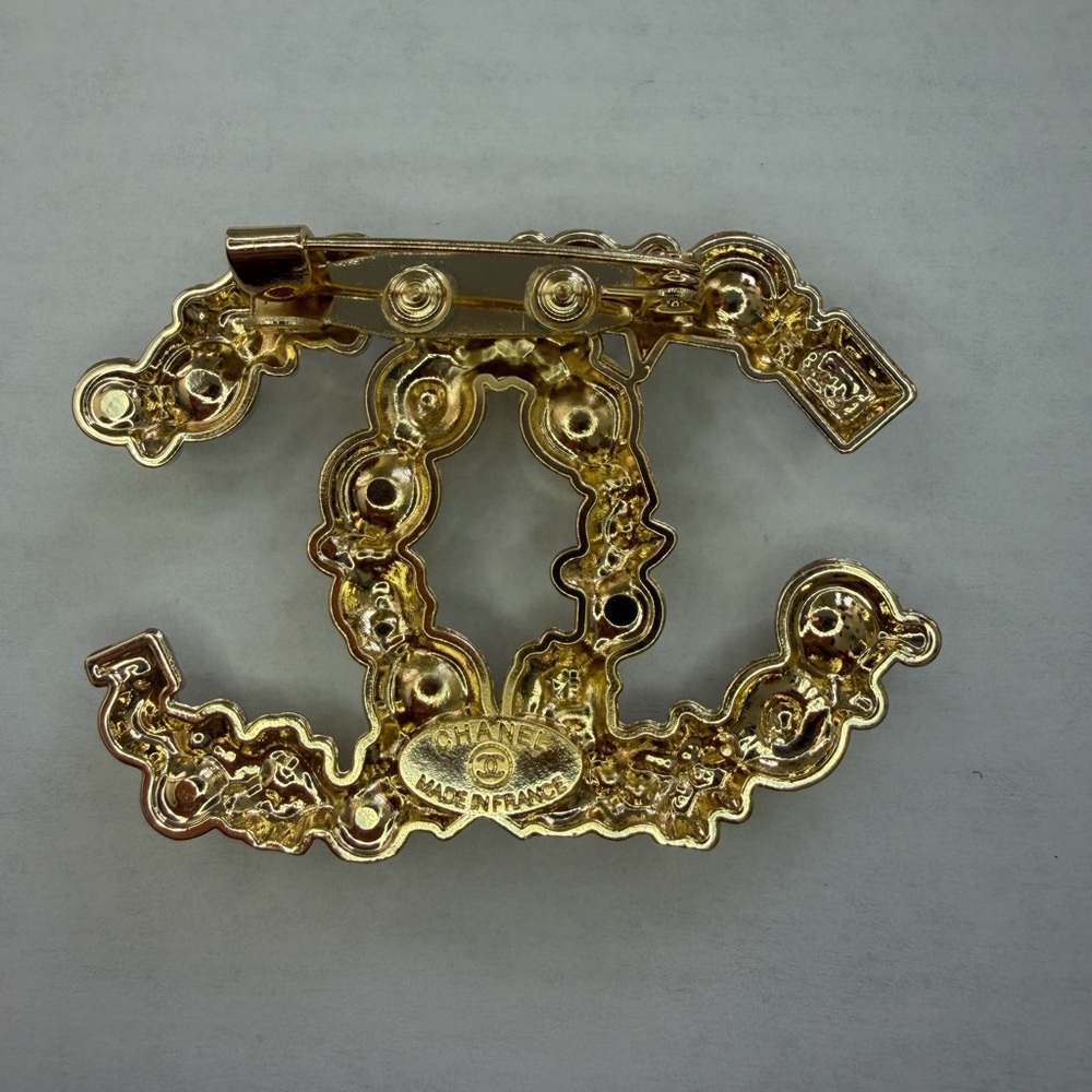 Beautiful Brooch NWOT 💎 - Picture 3 of 9